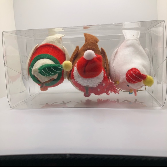 2023 Featherly Friends: Flock of 3 mini festive birds (Wondershop Target) - Picture 3 of 7
